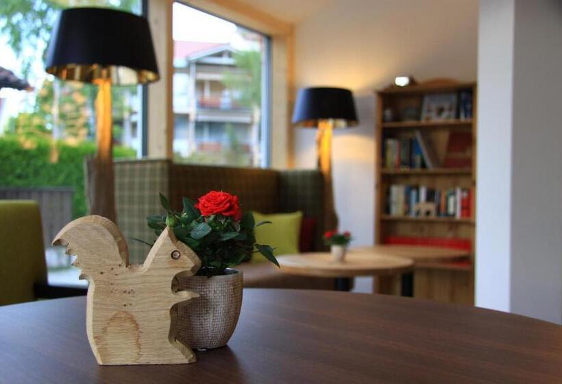 Отель Garni Vier Jahreszeiten