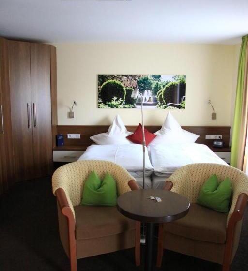 Отель Garni Vier Jahreszeiten