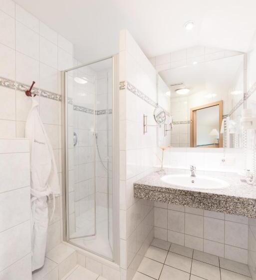 Отель Garni Vier Jahreszeiten