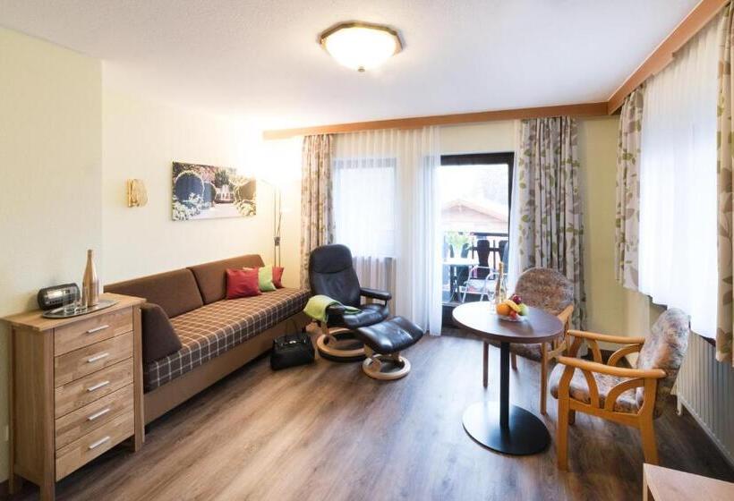 Отель Garni Vier Jahreszeiten