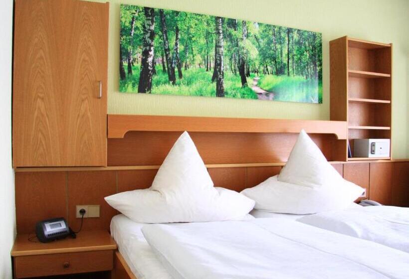 Отель Garni Vier Jahreszeiten