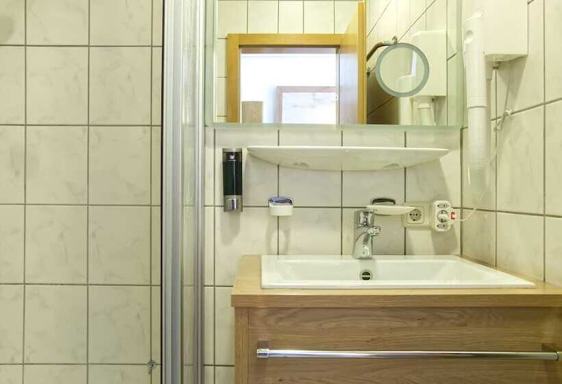 Garnihotel Zur Linde Bayerischer Wald Aktivcard Mit 130 Kostenfreien Leistungen Kostenloser Pa