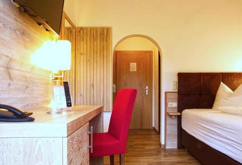 Garnihotel Zur Linde Bayerischer Wald Aktivcard Mit 130 Kostenfreien Leistungen Kostenloser Pa