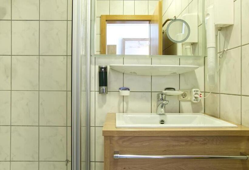 Garnihotel Zur Linde Bayerischer Wald Aktivcard Mit 130 Kostenfreien Leistungen Kostenloser Pa