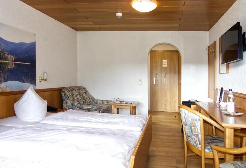 Garnihotel Zur Linde Bayerischer Wald Aktivcard Mit 130 Kostenfreien Leistungen Kostenloser Pa