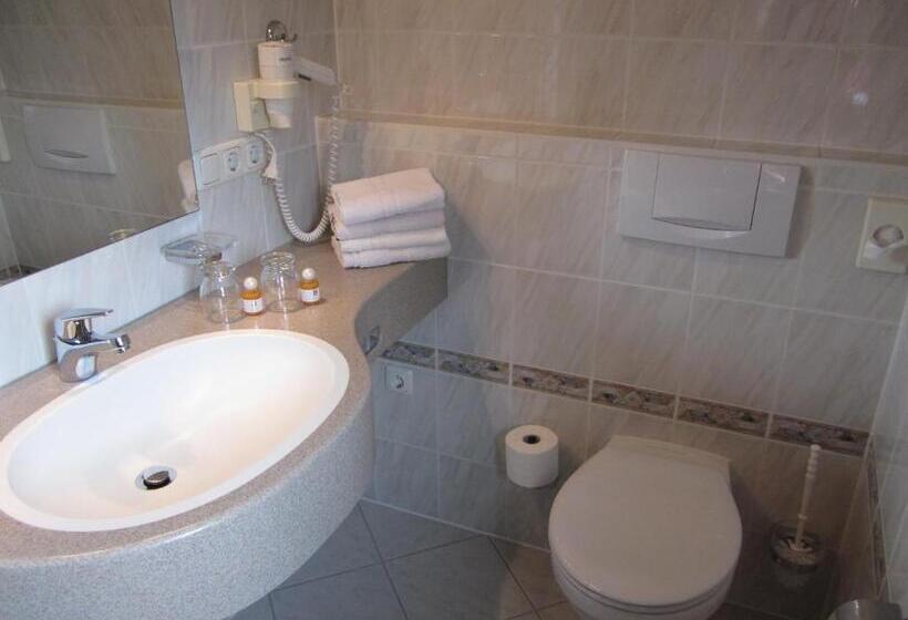 Отель Gasthof Rodachtal Mit Gästehaus Katharina