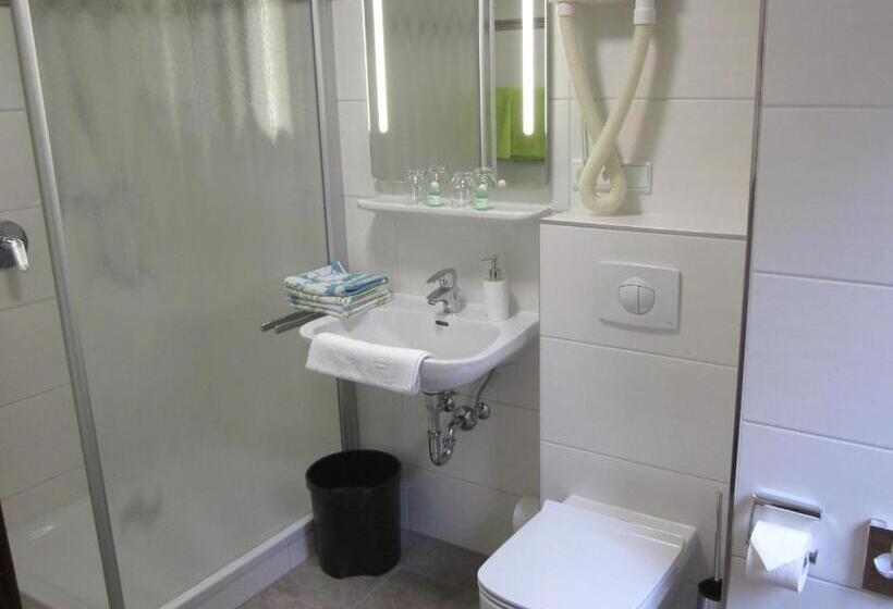 Отель Gasthof Rodachtal Mit Gästehaus Katharina