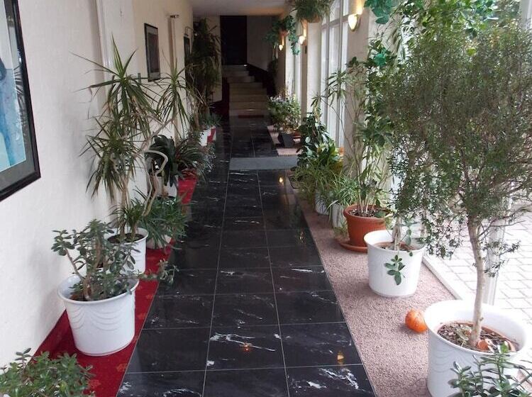 Gasthof Und Landhotel Zur Ausspanne