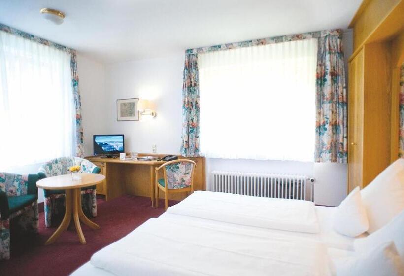 فندق Gasthof Zum Weyssen Rössle