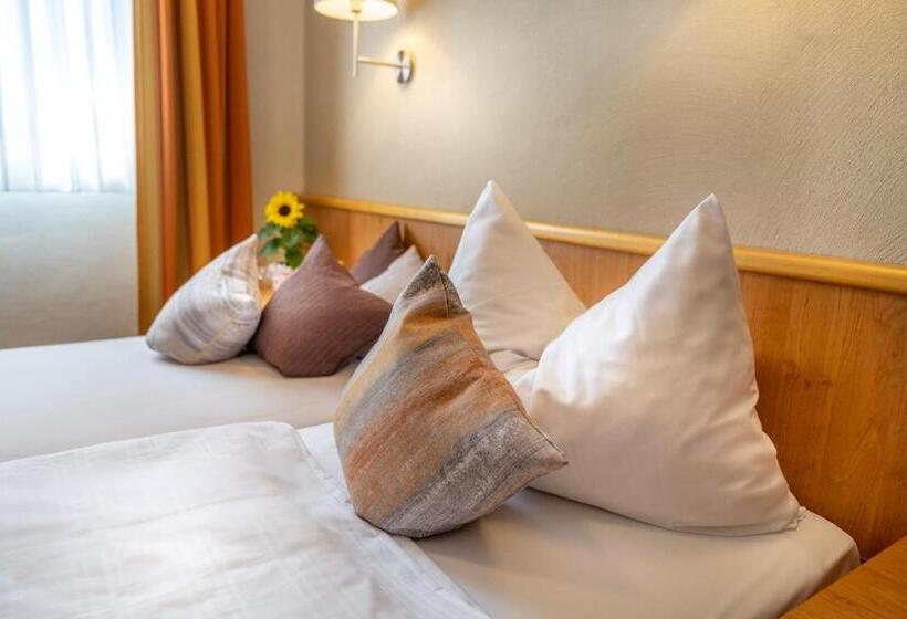 Отель Goldener Pfropfenzieher