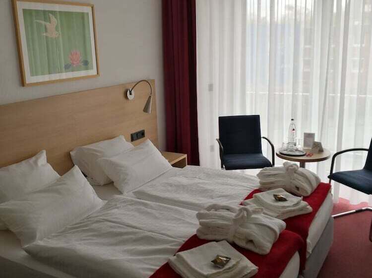 هتل Haus Vom Guten Hirten