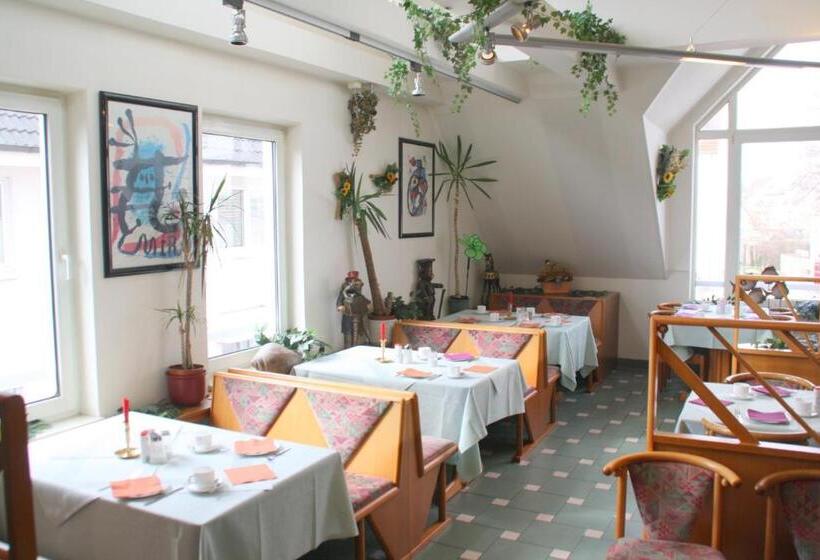 בית מלון כפרי Ideal