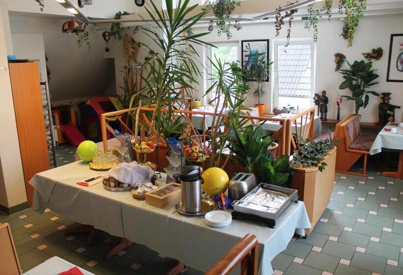 בית מלון כפרי Ideal