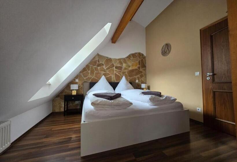 בית מלון כפרי Kleine Villa Rose