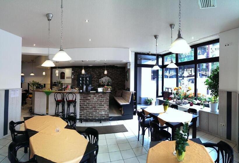 هتل Klenkes Am Bahnhof