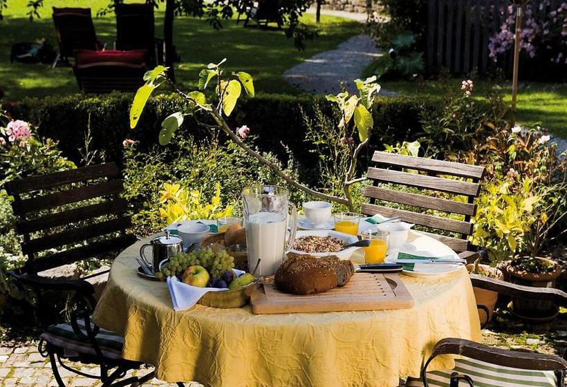 Отель Landhaus Benediktenhof