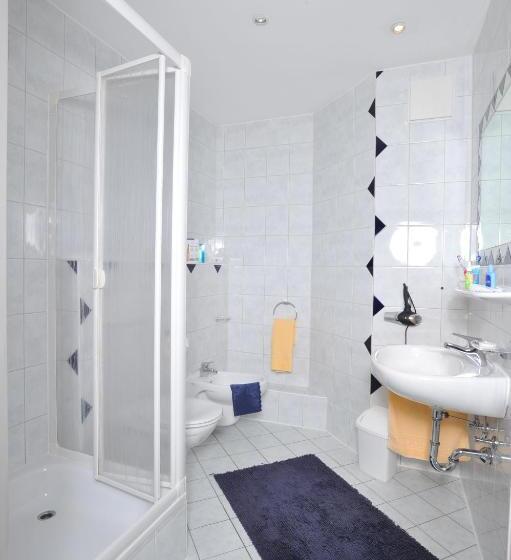 Отель Landhaus Lenzenhof