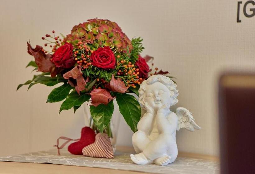 Отель Mayer S Wein