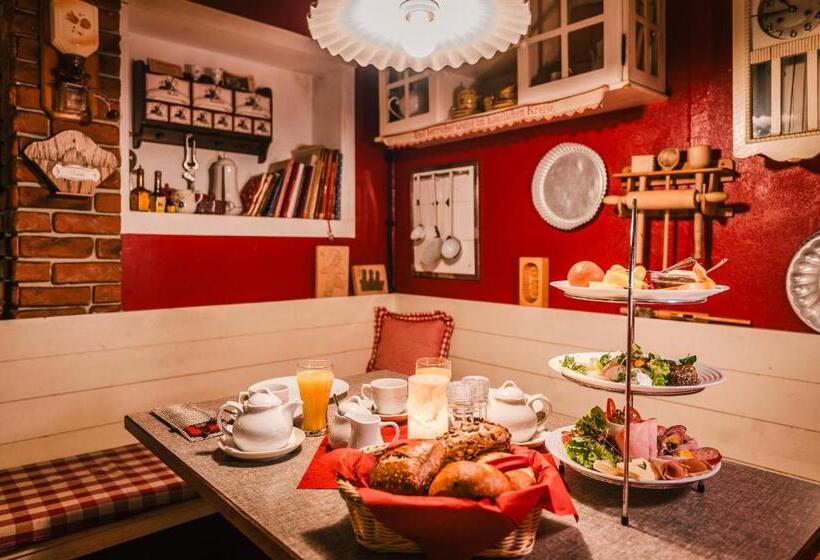 ホテル Oma's Küche & Quartier