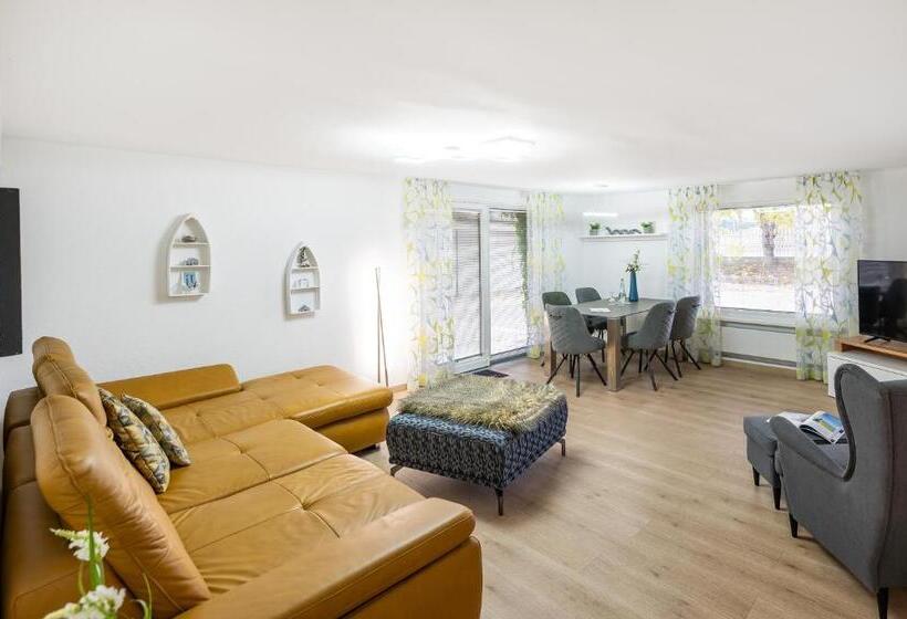 ホテル Oma's Küche & Quartier