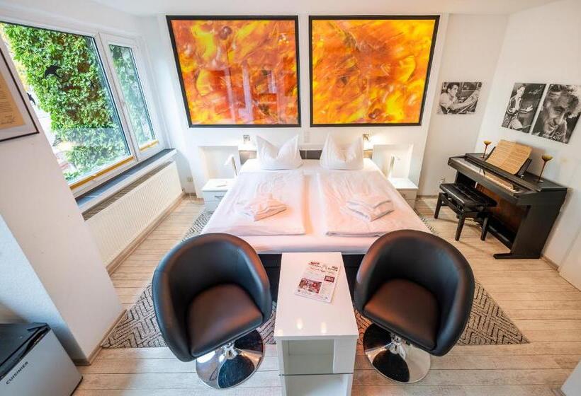 ホテル Oma's Küche & Quartier