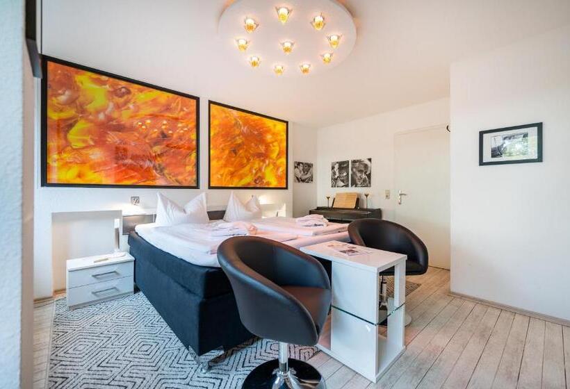 Отель Oma's Küche & Quartier