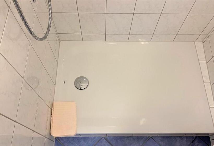 בית מלון כפרי Panorama Café Moselgarten