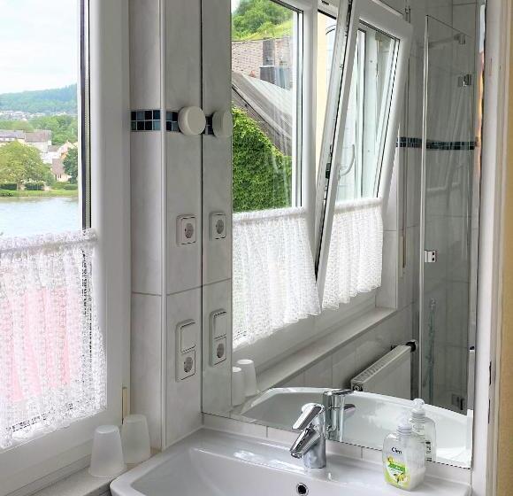 בית מלון כפרי Panorama Café Moselgarten