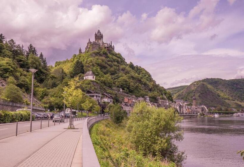 בית מלון כפרי Panorama Café Moselgarten