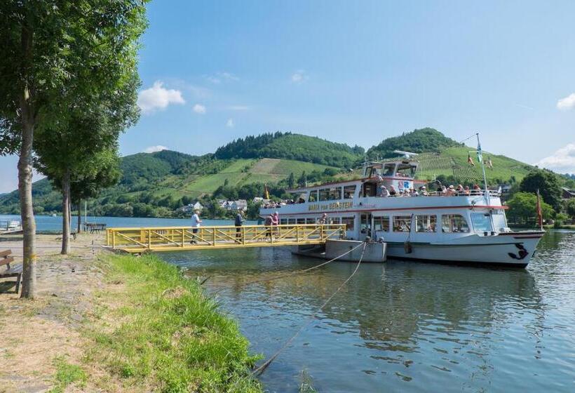 בית מלון כפרי Panorama Café Moselgarten