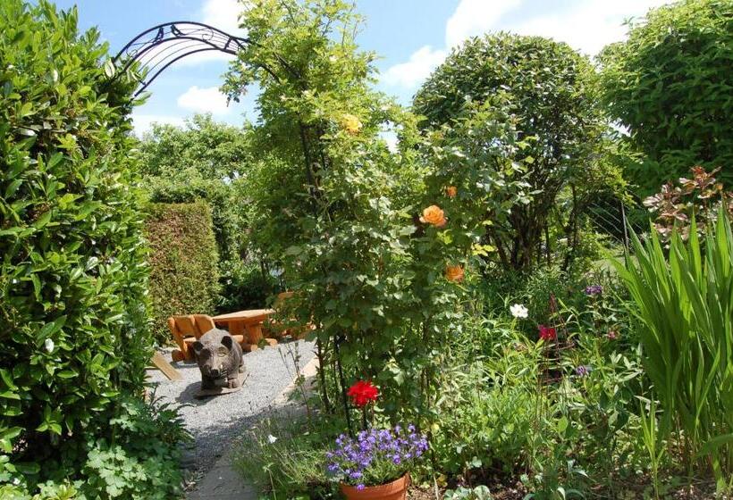 Отель Ferienwohnungen Cafe Maarblick