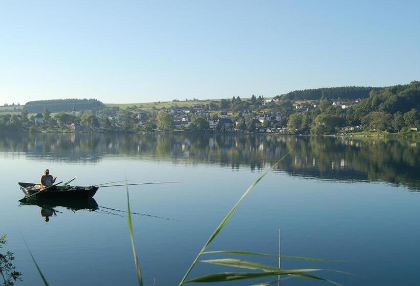 ホテル Ferienwohnungen Cafe Maarblick