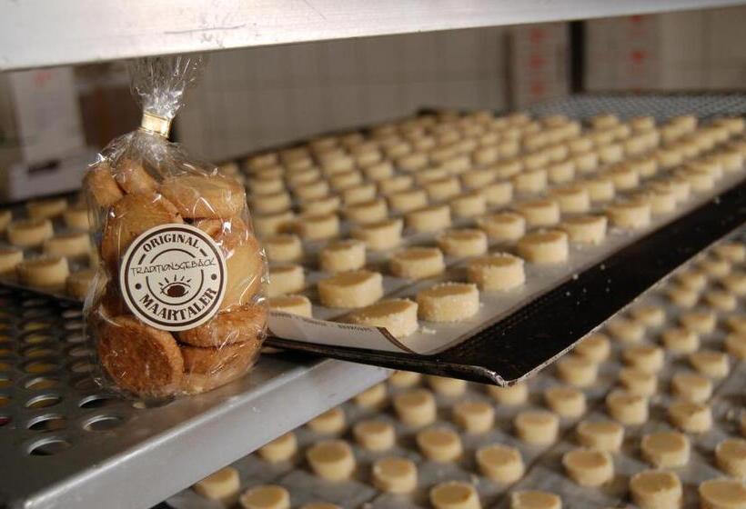 Отель Ferienwohnungen Cafe Maarblick