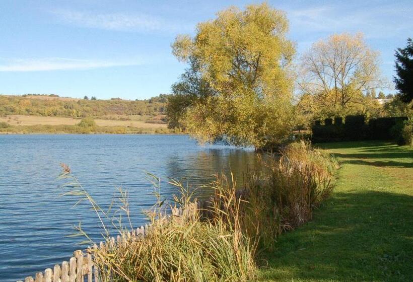 Отель Ferienwohnungen Cafe Maarblick