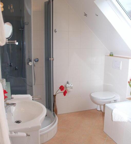 Отель Ferienwohnungen Cafe Maarblick