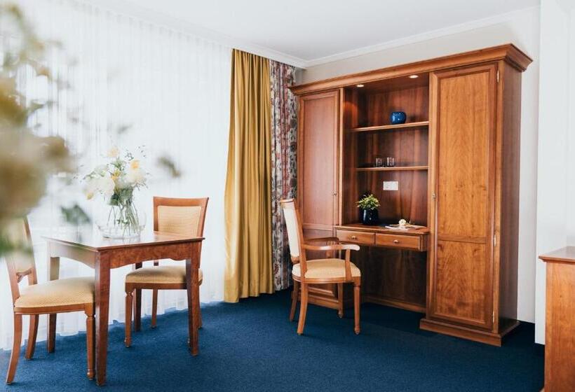 هتل Reindl Suiten & Appartments
