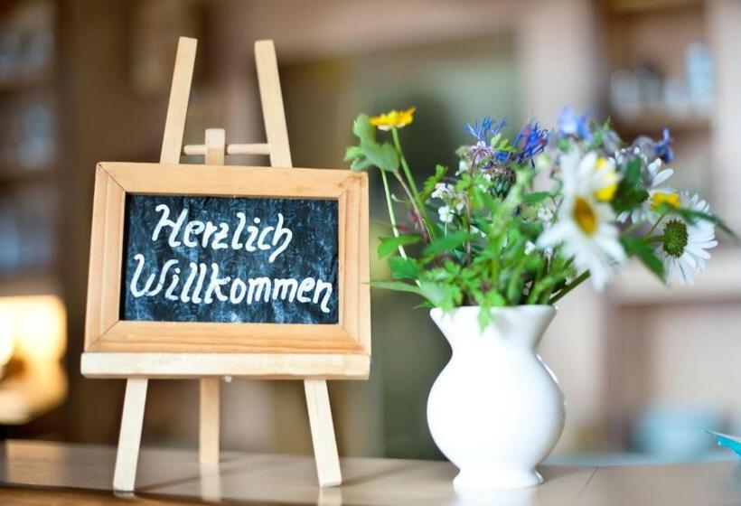 Отель & Restaurant   Gasthaus Brandner