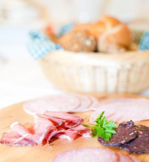 Отель & Restaurant   Gasthaus Brandner