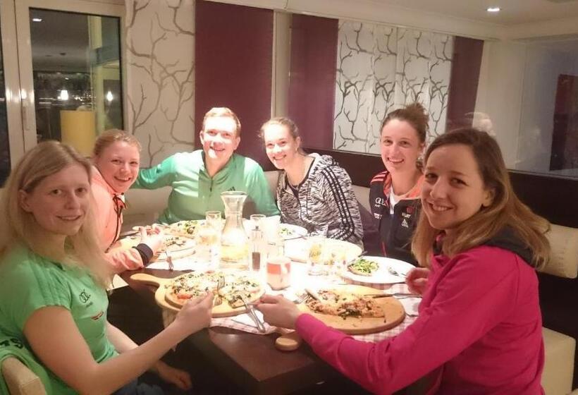 Отель Restaurant Bellevue