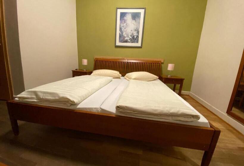 هتل Restaurant Frankenturm