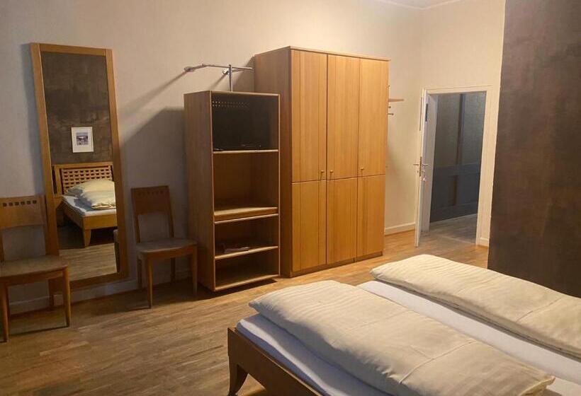 هتل Restaurant Frankenturm