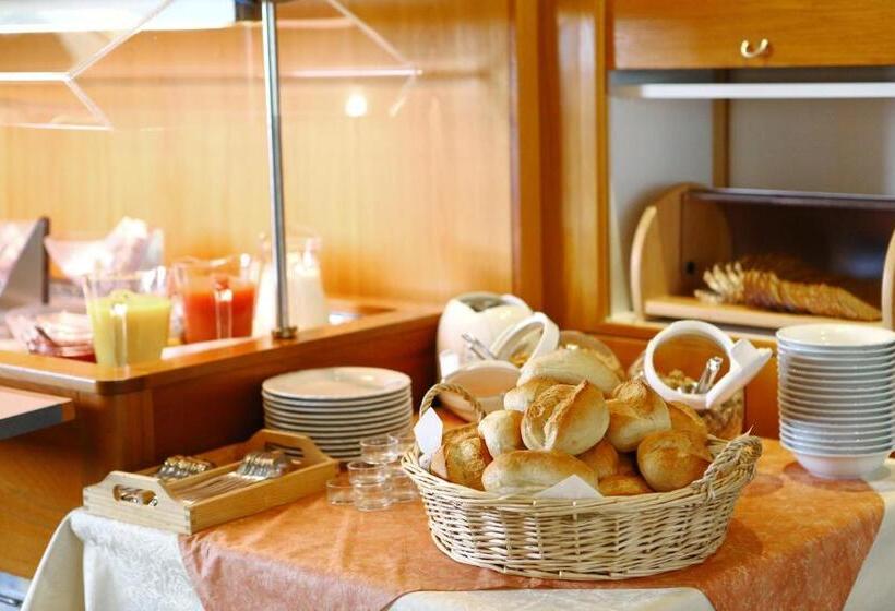 هتل Restaurant Wanders
