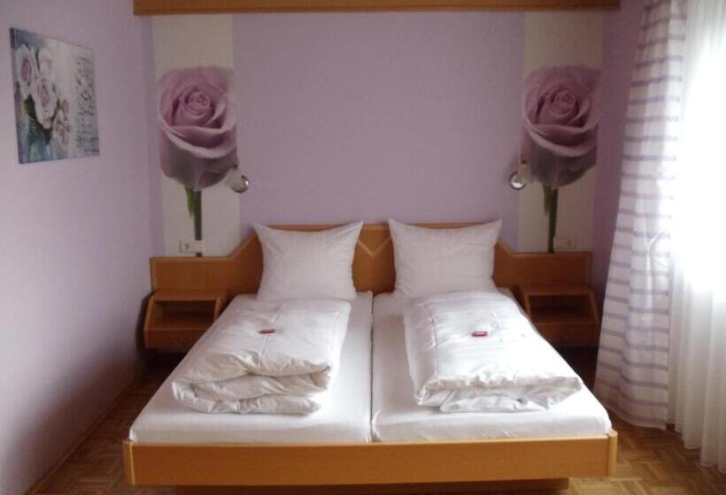 ホテル Restaurant Weisbrod