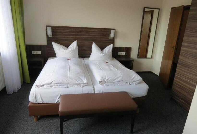 호텔 Restaurant Zum Stern