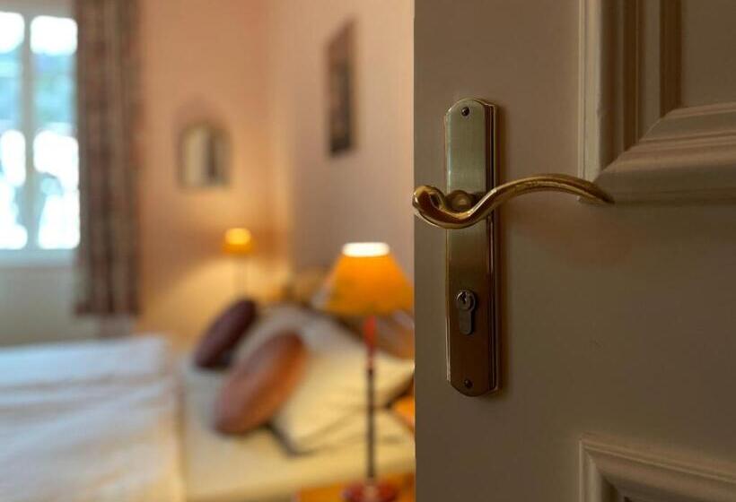 Отель Schloss Zell