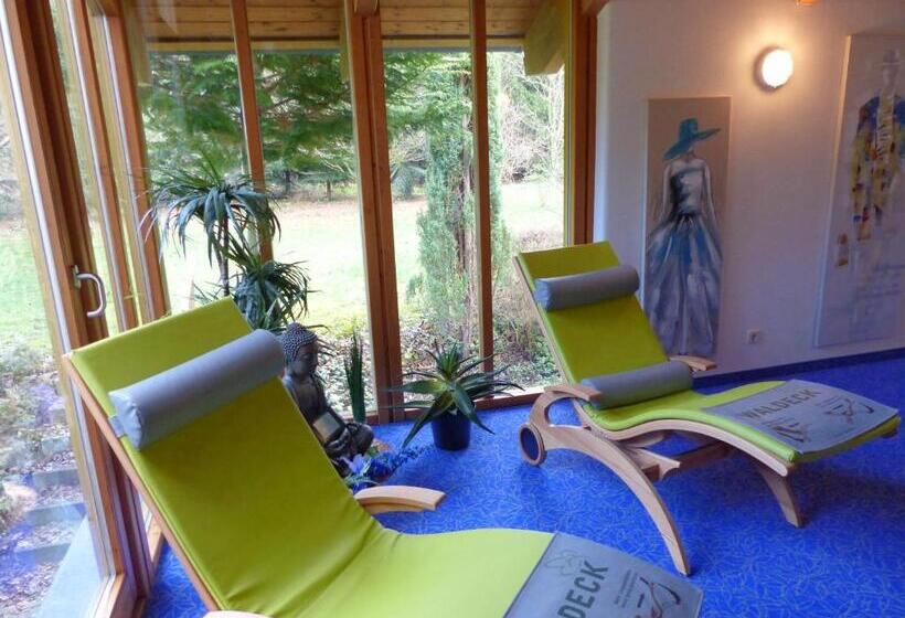 בית מלון כפרי Und Appartementhof Waldeck