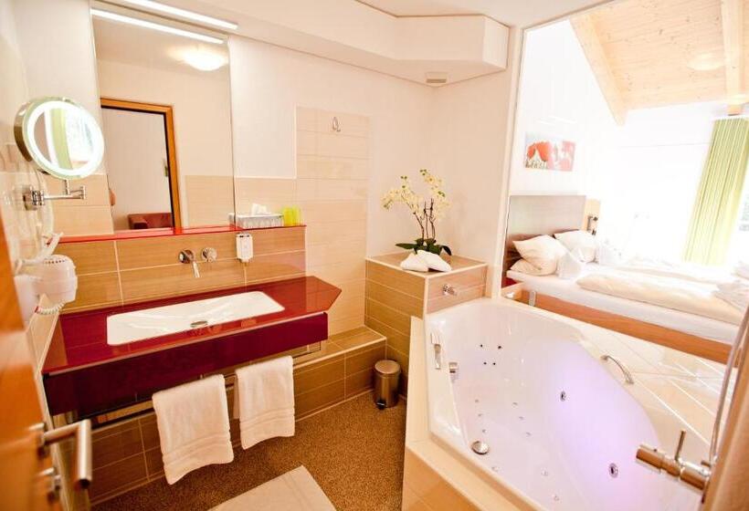 בית מלון כפרי Und Appartementhof Waldeck