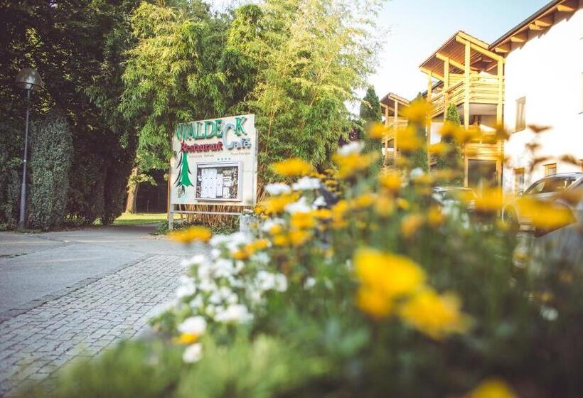 בית מלון כפרי Und Appartementhof Waldeck