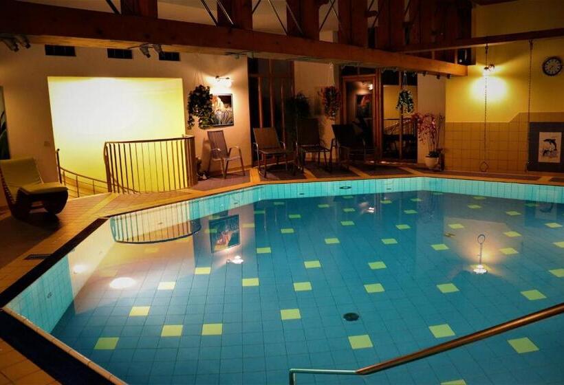 בית מלון כפרי Und Appartementhof Waldeck