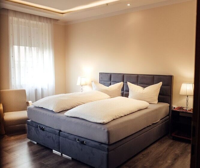 ホテル Und Restaurant Peking